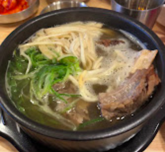 Doma Seolleongtang signature dishes Won Gi Soo Yook
Galbi Tang
Chadol Seollong Tang